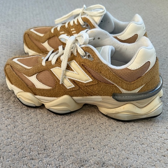 New Balance Tan and Cream Women's Sneakers - Picture 5 of 8